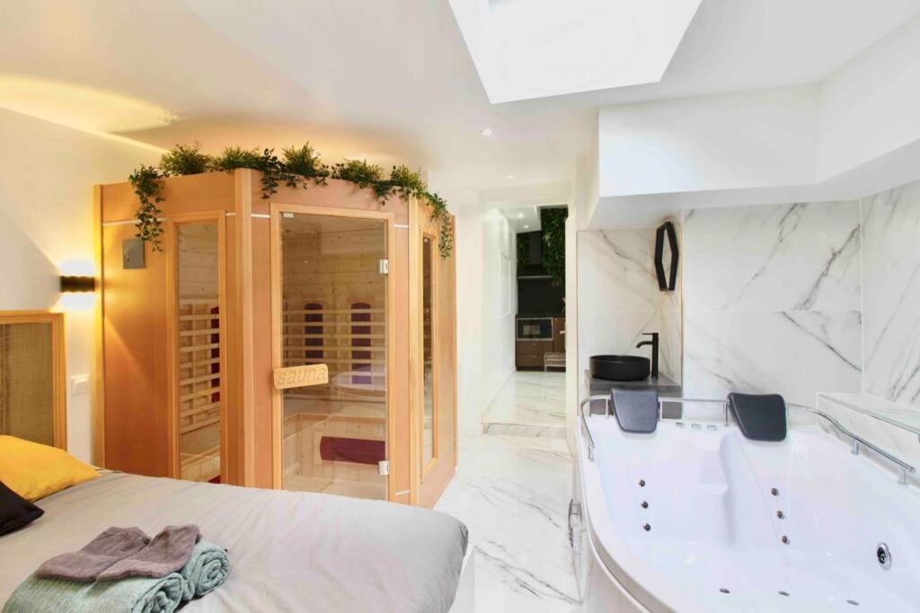 Soothing Jungle Spa Rouen Bagian luar foto