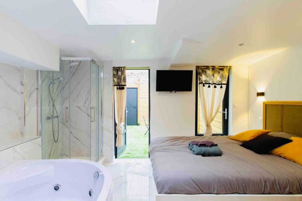Soothing Jungle Spa Rouen Bagian luar foto
