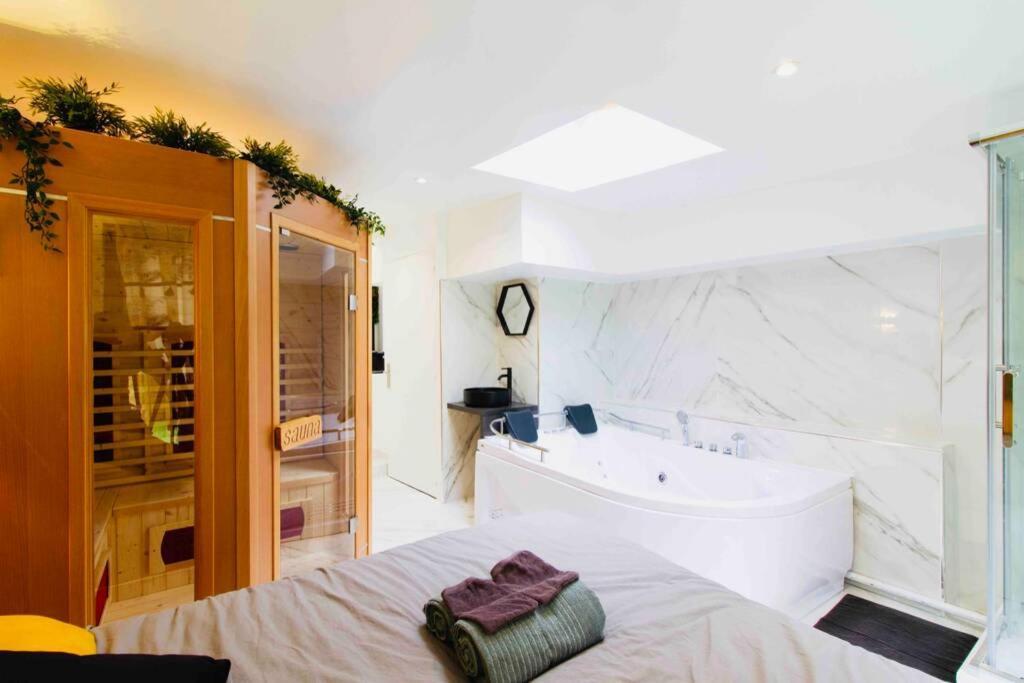 Soothing Jungle Spa Rouen Bagian luar foto