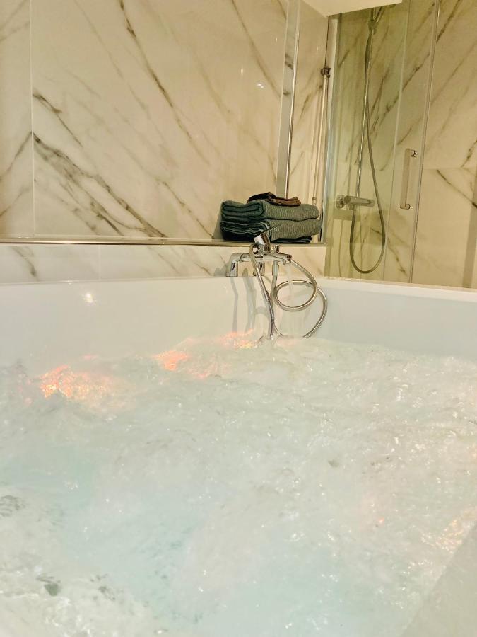 Soothing Jungle Spa Rouen Bagian luar foto